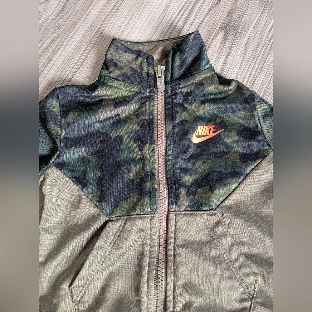Baby Nike track Jacket 12 Month Full Zip Lightweight Camo‎ Print Green